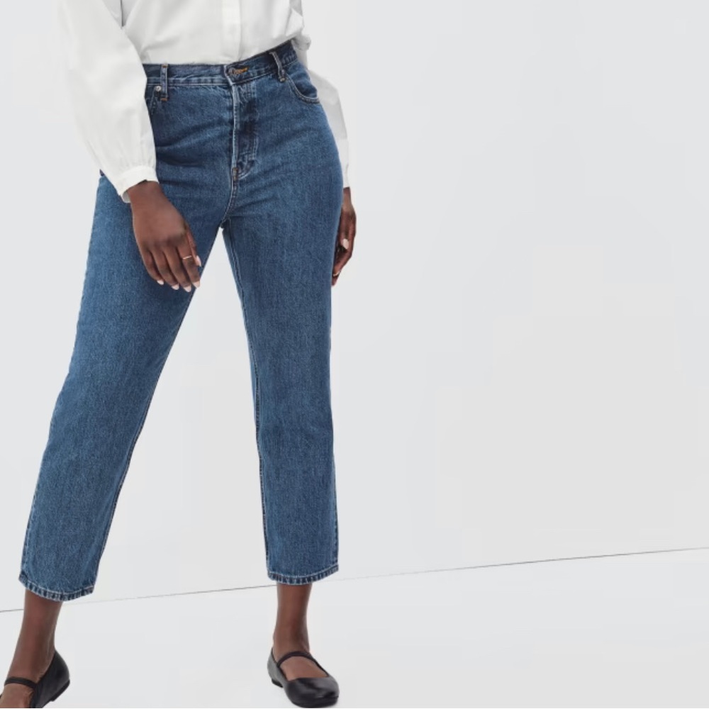 (NEW WITH TAG) Everlane The Curvy 90s Cheeky Jean - size 25